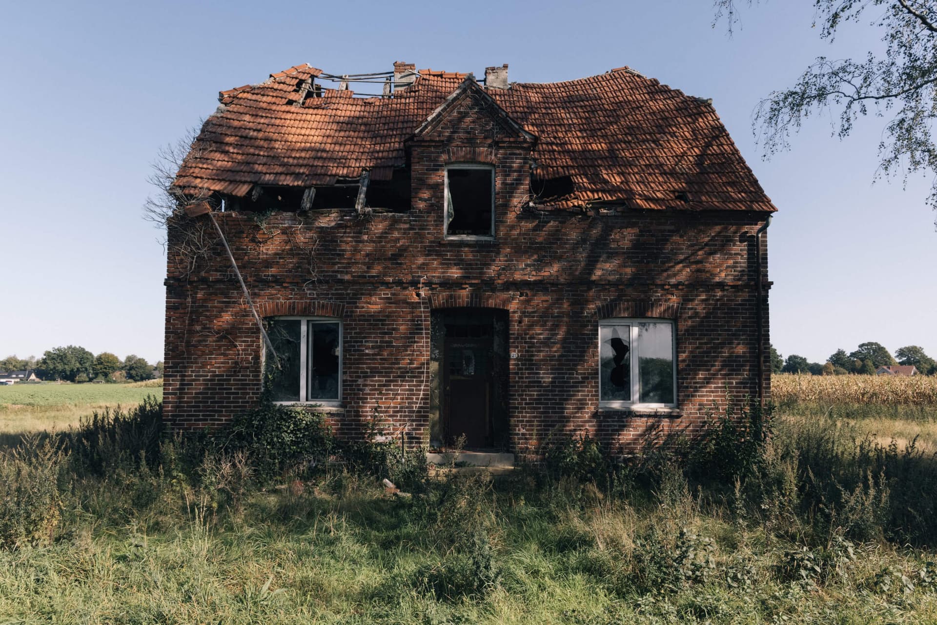 Wohnhaus am Ortsrand — Aufnahme 2