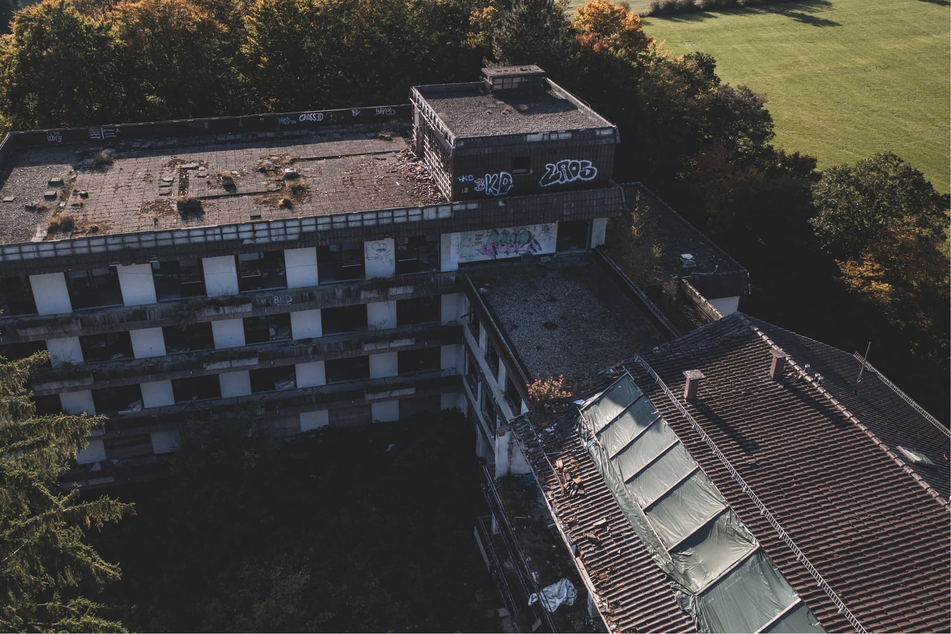 Sanatorium im Wäldchen — Aufnahme 3